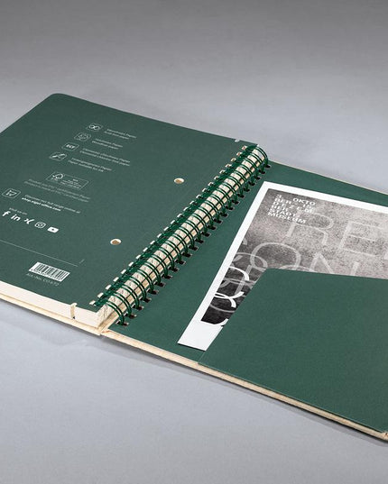 Boek met bamboe kaft, spiraalbinding