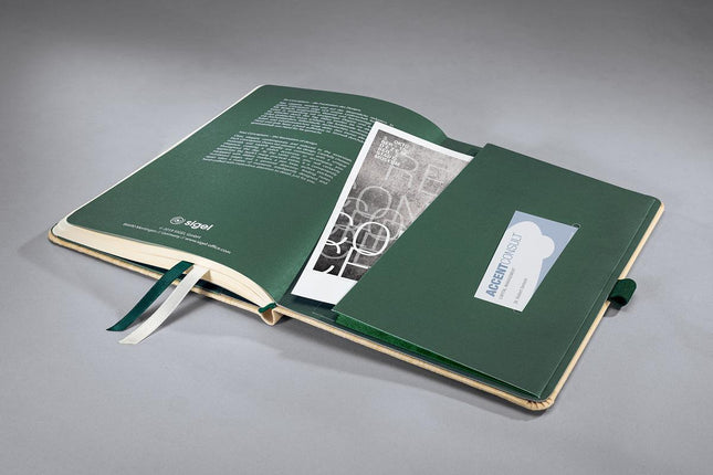 Boek met bamboe kaft, gelijnd