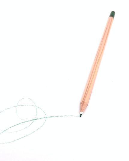 Round colored pencil with seeds - green: basil