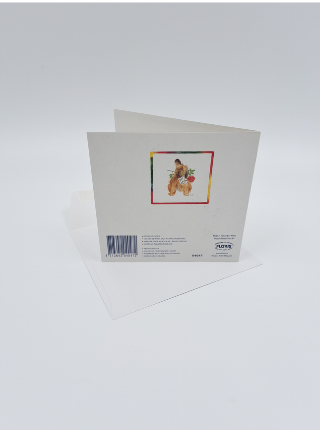 Vierkante wenskaart hond roos, "Gefeliciteerd" (F04047)