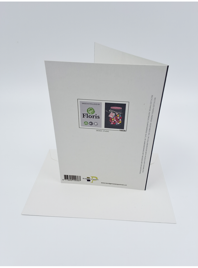 bocal à cartes de vœux avec des cœurs