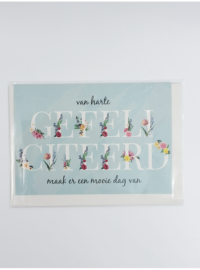 Wenskaart gefeliciteerd in bloemenletters (F11006)