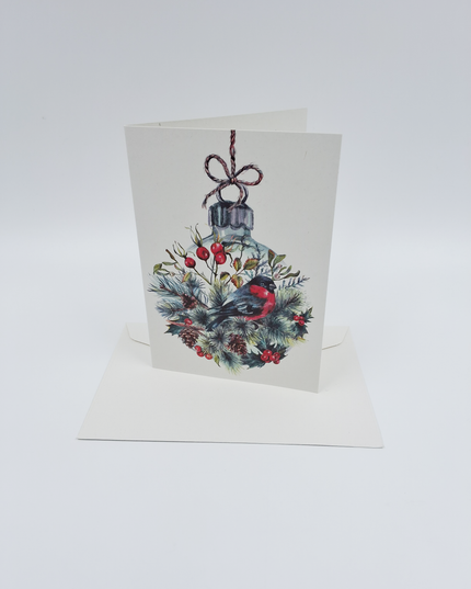 Wenskaart kerstbal met vogel (F13037)