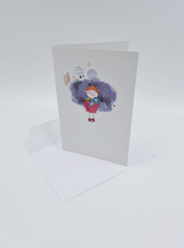 Wenskaart kind met blauwe knuffel (F15221)